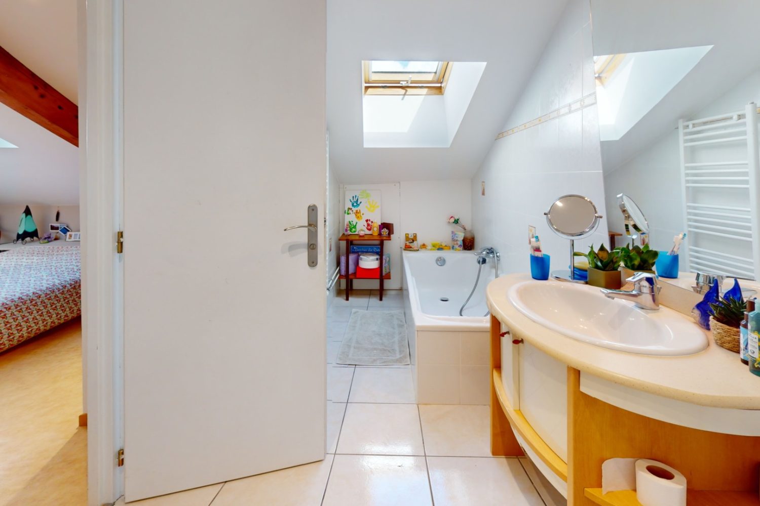Duplex T5 4 chambres cave garage jardin