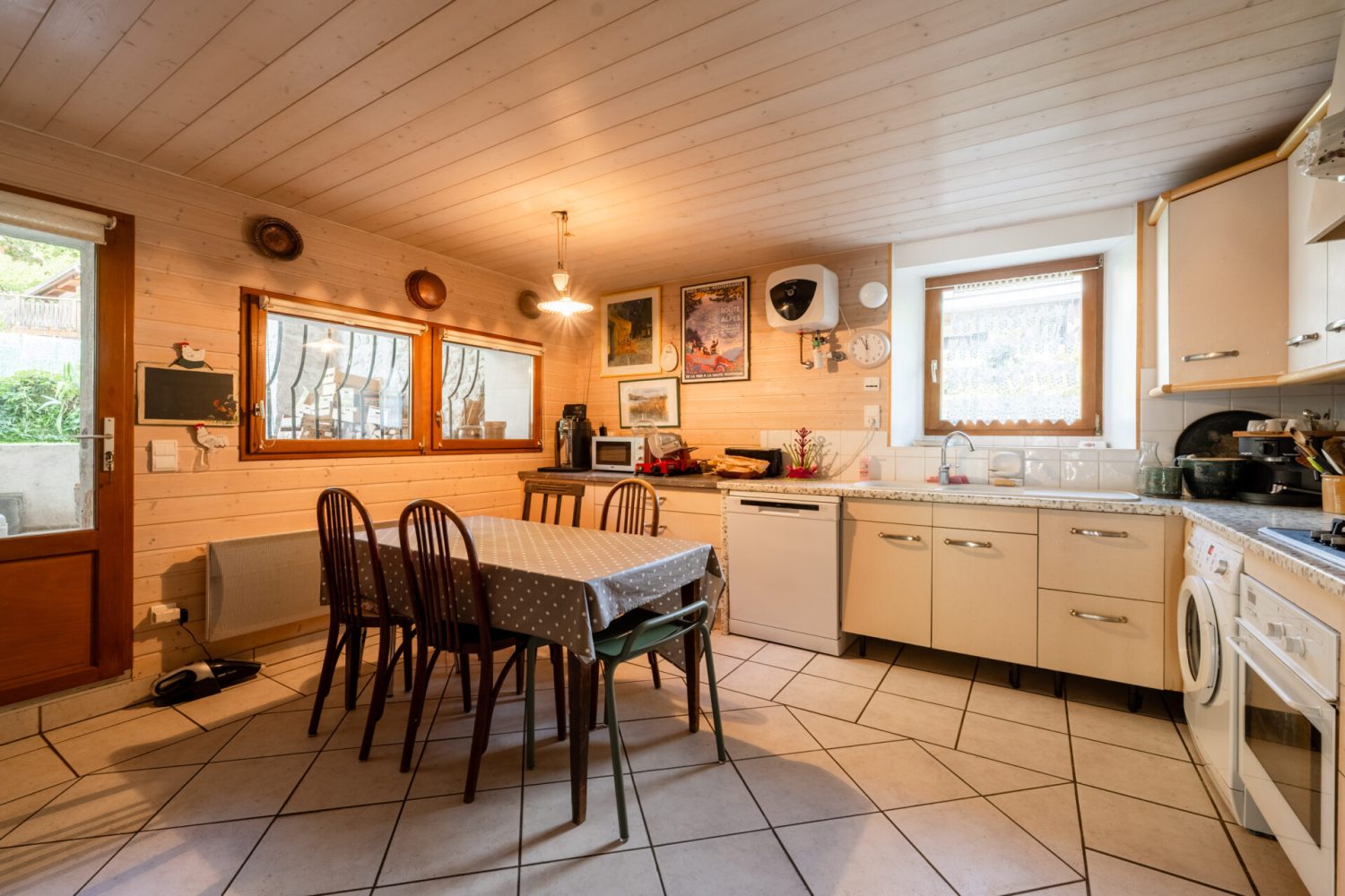 L'Agence Immo- Ferme Chemin des fontaines- Lathuile-terrain constructible garage combles potentiel (7)