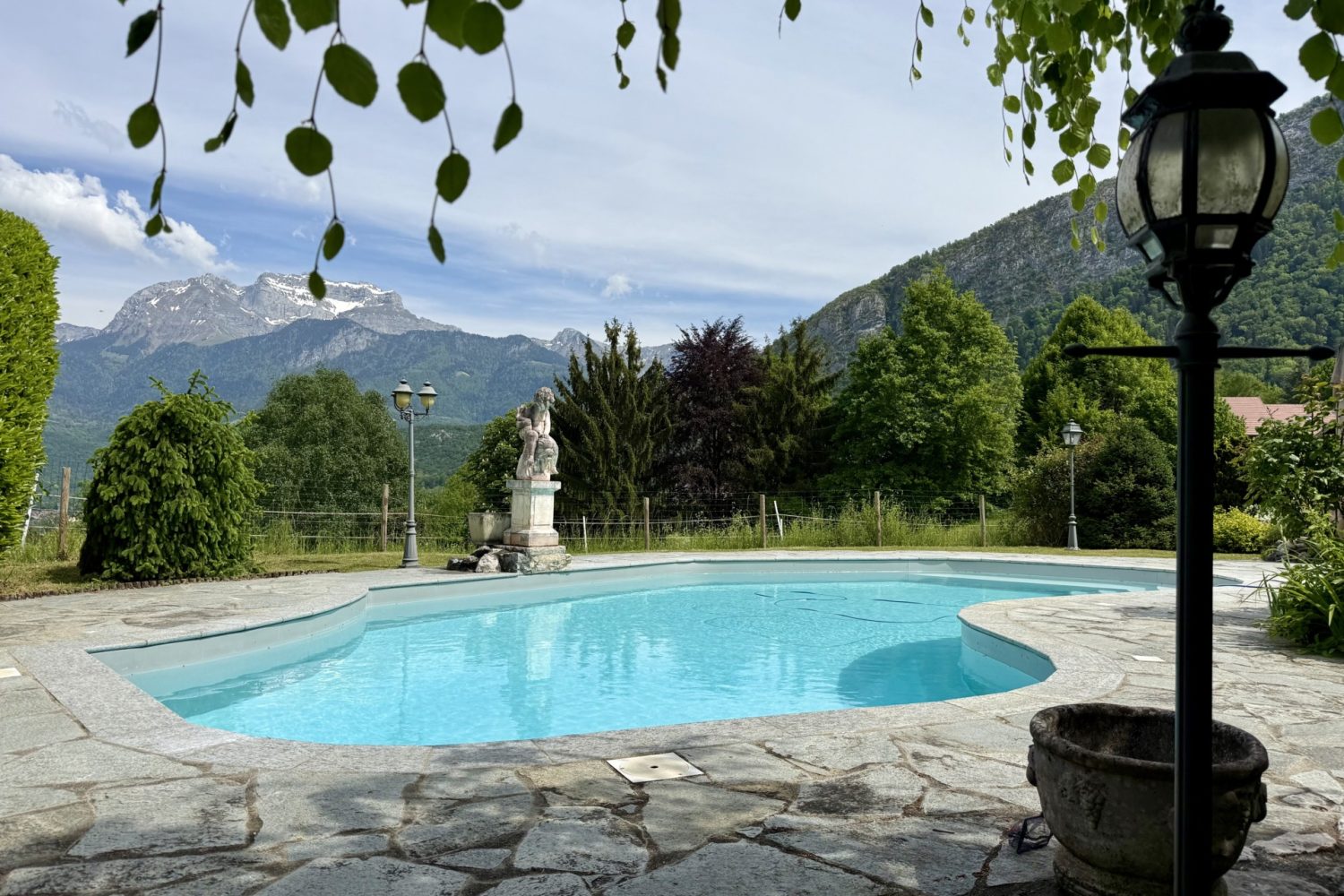 Maison familiale avec piscine et vue lac à vendre à Saint-Jorioz en Haute-Savoie