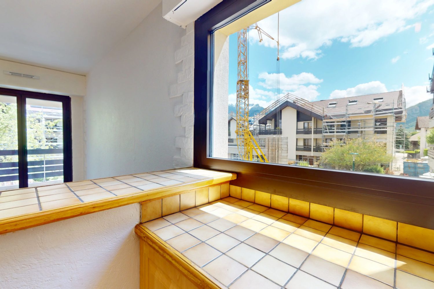 Appartement T2 à vendre à Saint-Jorioz centre-ville avec balcon et vue montagnes proche lac Annecy