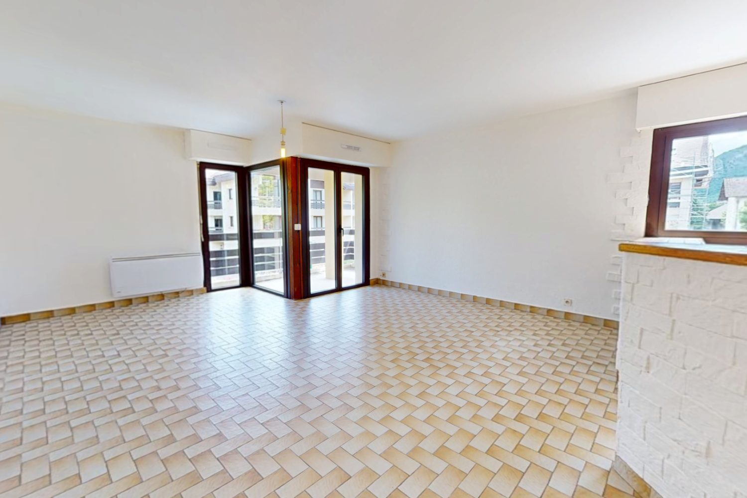 Appartement T2 à vendre à Saint-Jorioz centre-ville avec balcon et vue montagnes proche lac Annecy