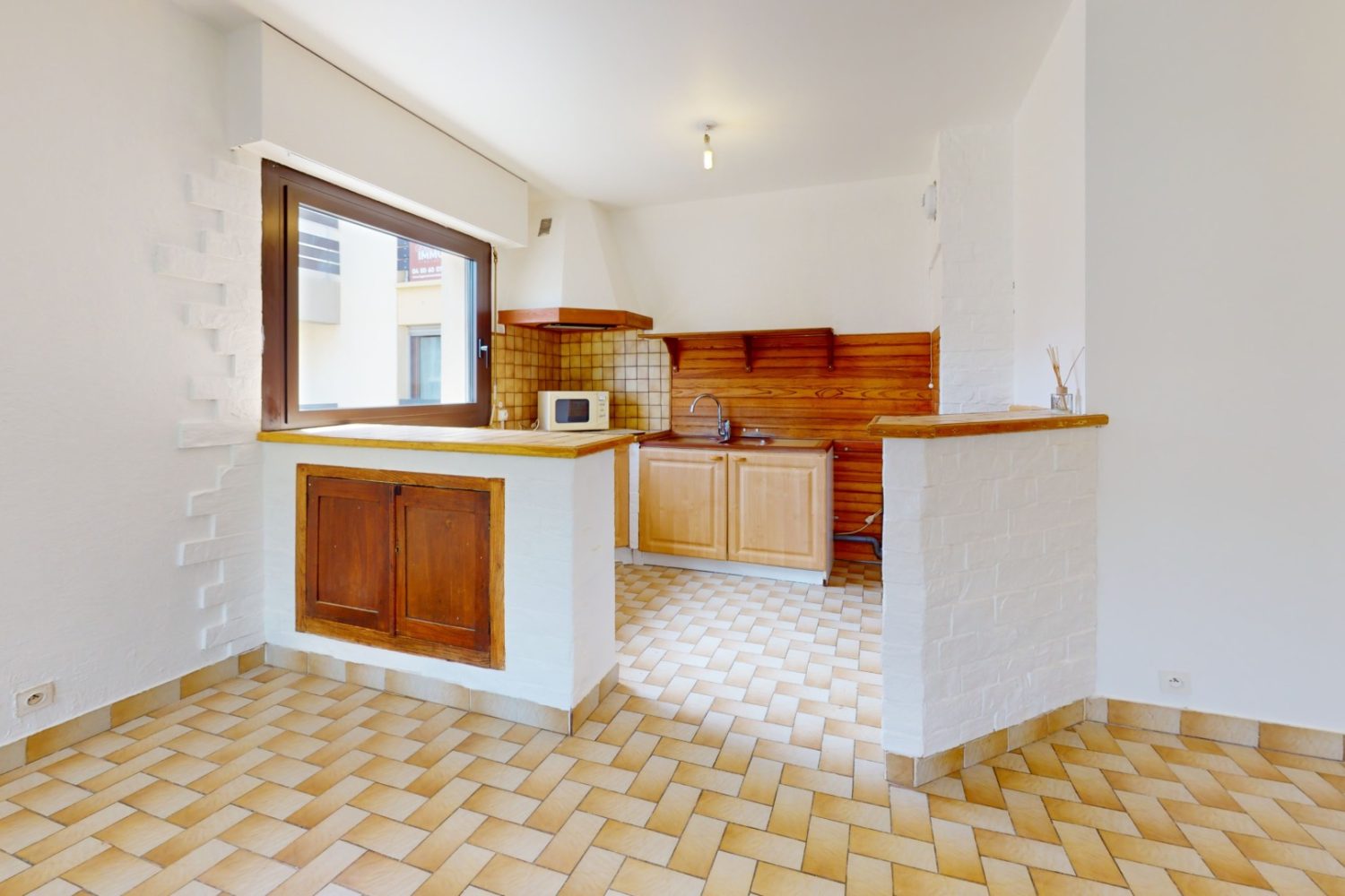 Appartement T2 à vendre à Saint-Jorioz centre-ville avec balcon et vue montagnes proche lac Annecy