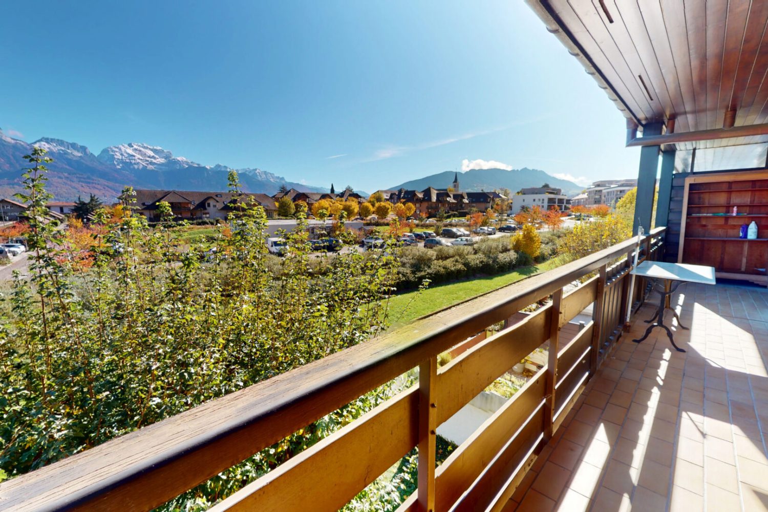 T2 Sévrier centre ville cote lac balcon vue montagnes garage cave ascenseur (2)