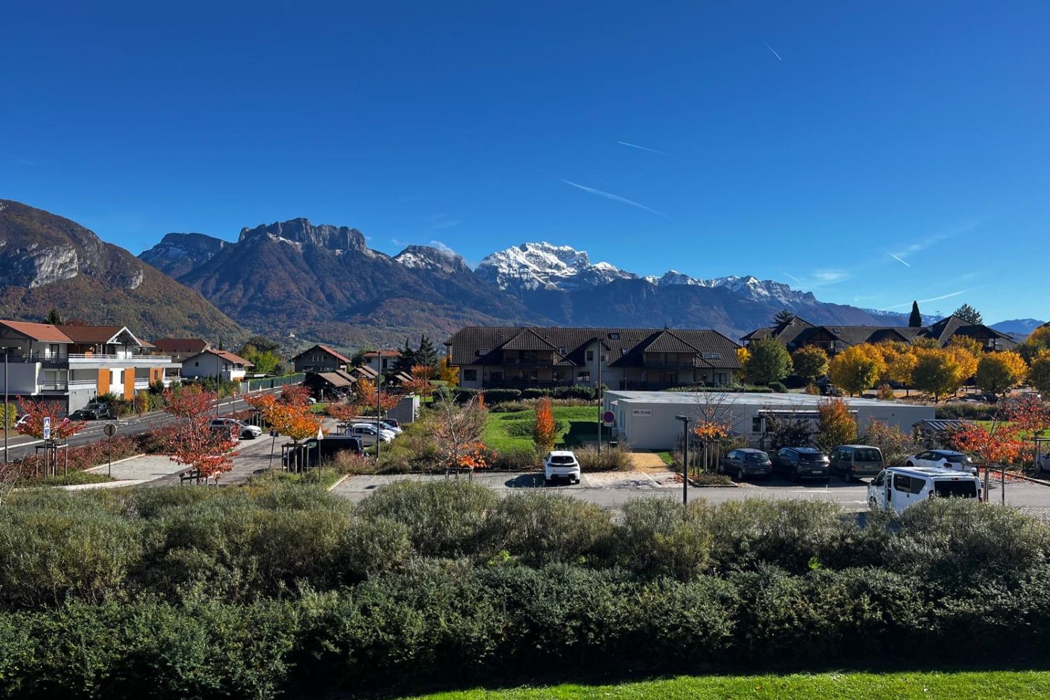 T2 Sévrier centre ville cote lac terrasse balcon garage cave vue montagnes (1)