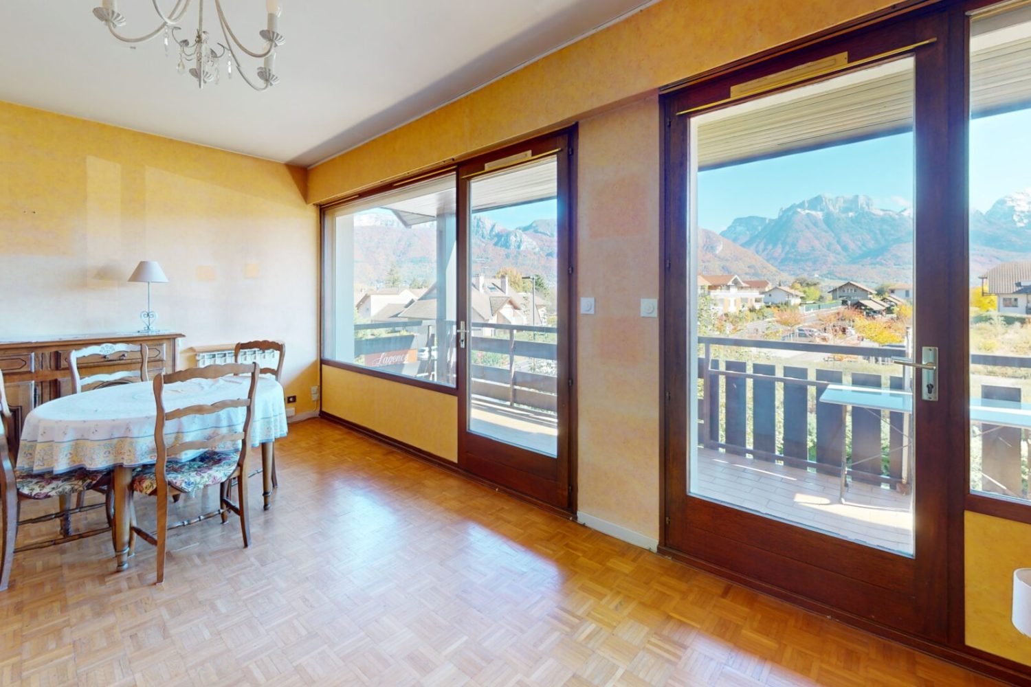 T2 Sévrier centre ville cote lac terrasse balcon garage cave vue montagnes (3)