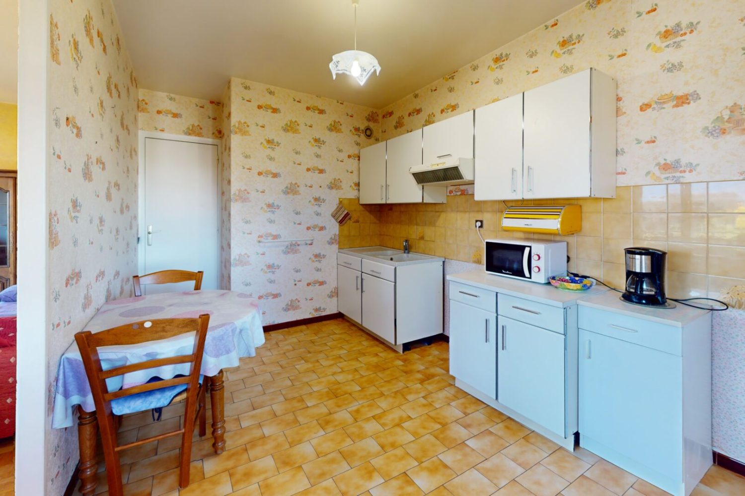 T2 Sévrier centre ville cote lac terrasse balcon garage cave vue montagnes (4)