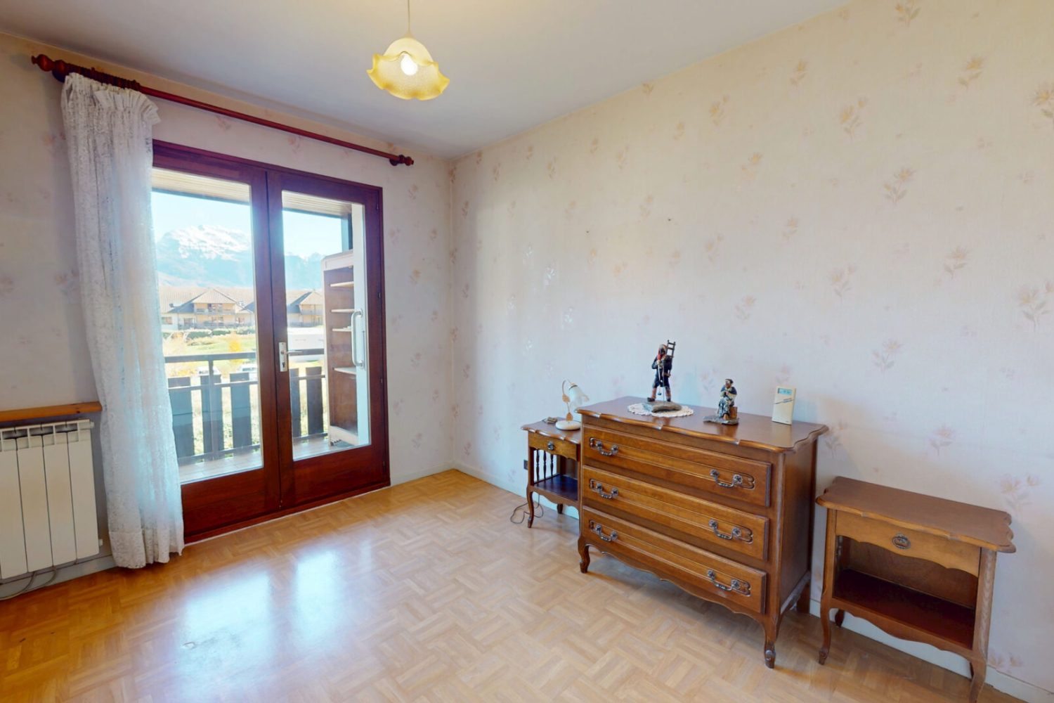 T2 Sévrier centre ville cote lac terrasse balcon garage cave vue montagnes (6)