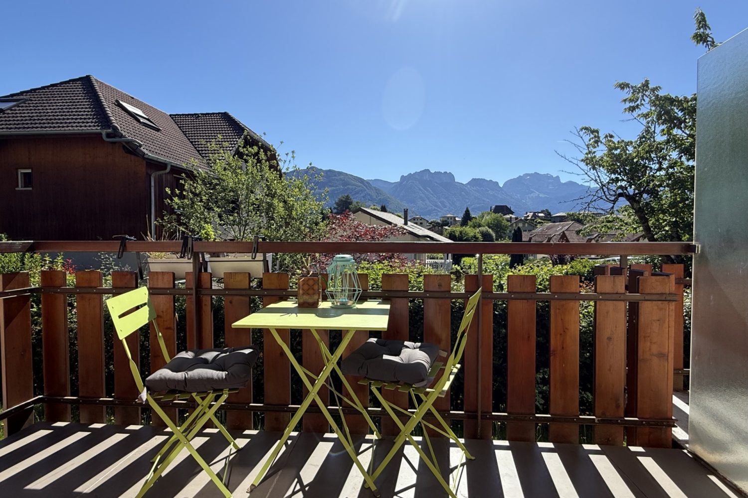 T2 balcon proche lac vue montagne