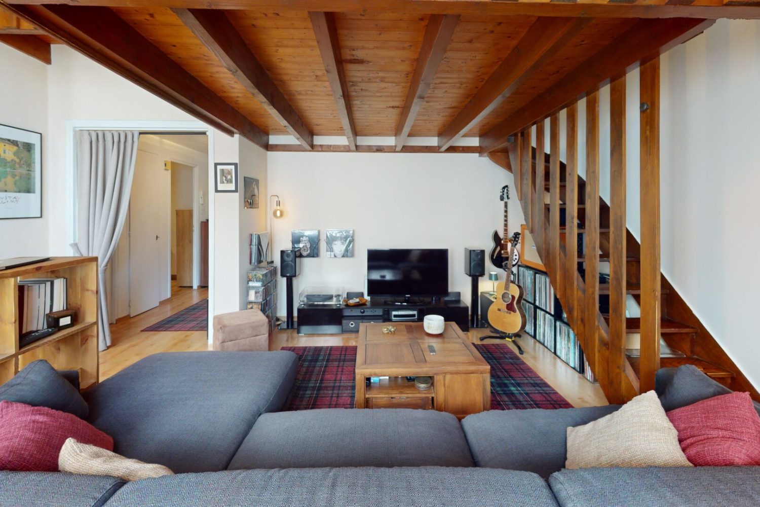 T2 dernier étage ascenseur annecy vieille ville centre ville (1)