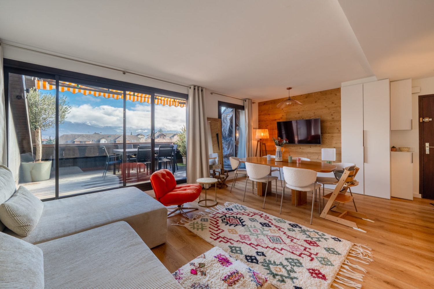 T4 duplex sevrier centre lac dernier étage vue lac cave terrasse ascenseur (12)