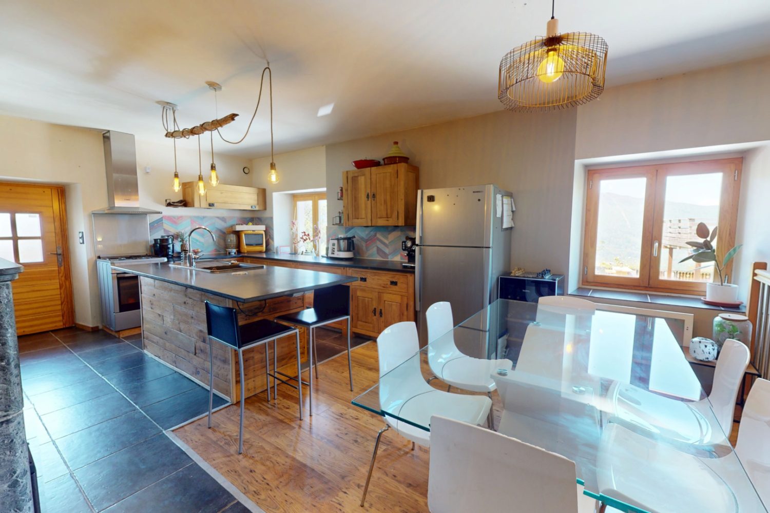 T4 duplex st-eustache garage terrasse jacuzzi (2)