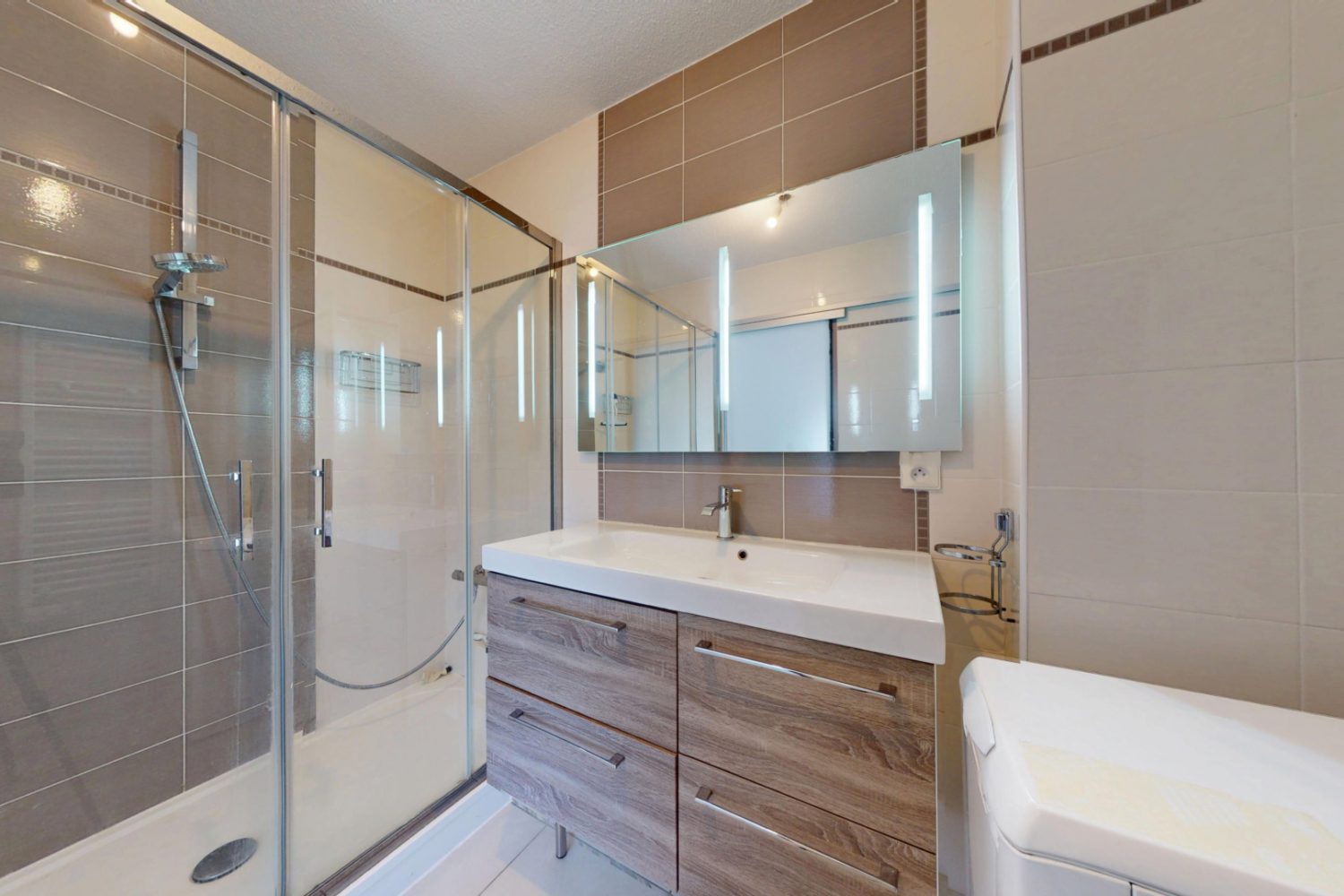 Appartement T2 à vendre à Saint-Jorioz centre-ville avec grand balcon