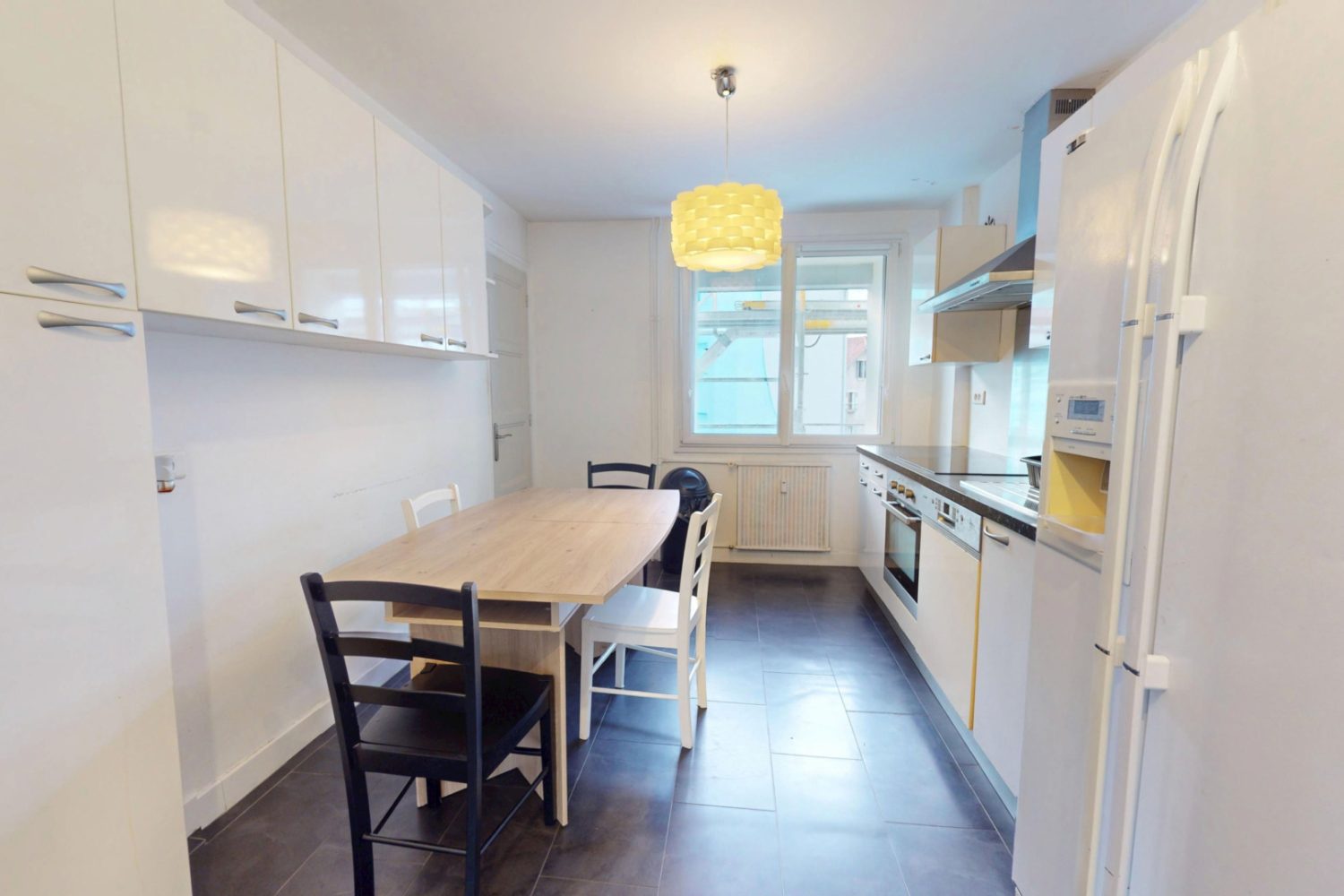 appartement t3 à annecy dans le quartier des fins avec balcon et deux chambres