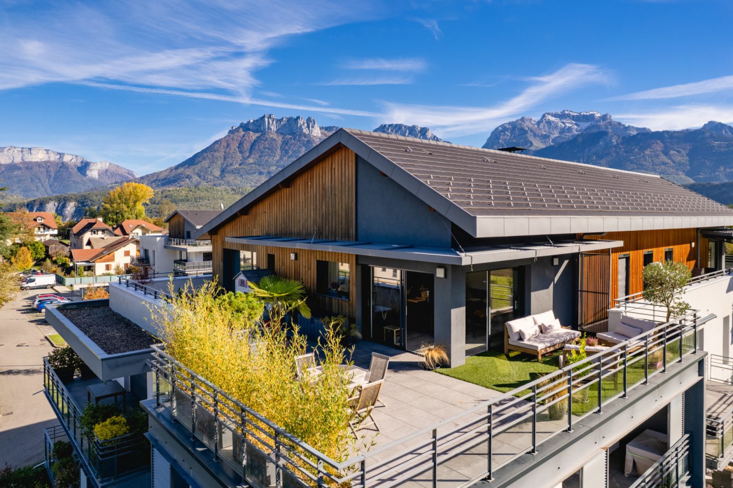 appartement t3 en attique à saint-jorioz avec grande terrasse et vue sur les montagnes
