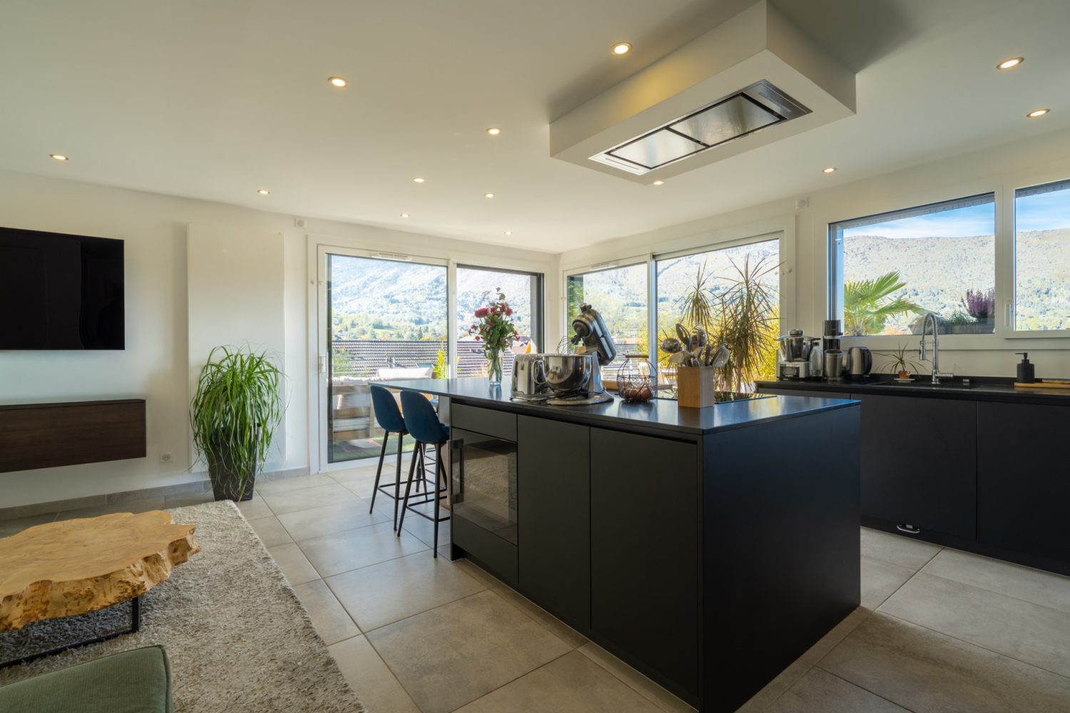appartement t3 en attique à saint-jorioz avec grande terrasse et vue sur les montagnes