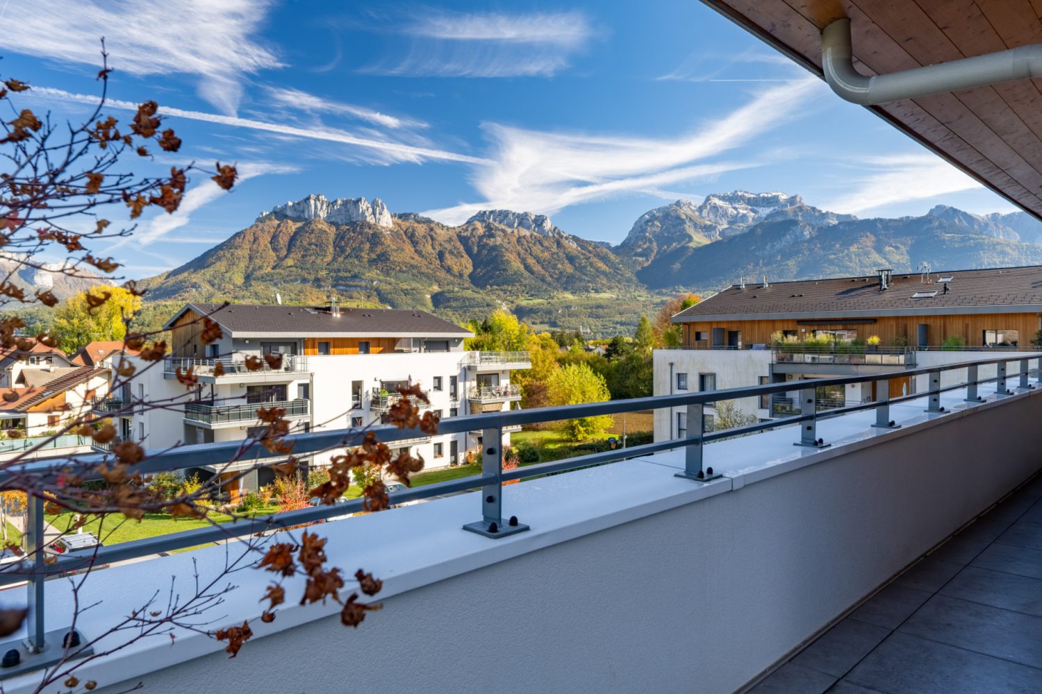 appartement t3 en attique à saint-jorioz avec grande terrasse et vue sur les montagnes