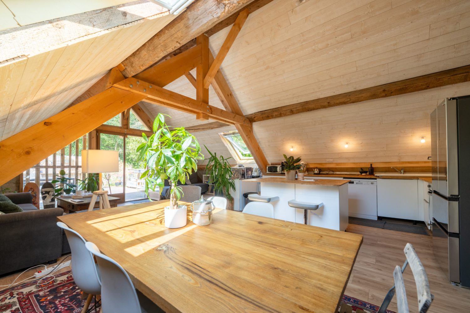 Triplex à vendre à Duingt avec vue sur le lac d'Annecy et grand jardin